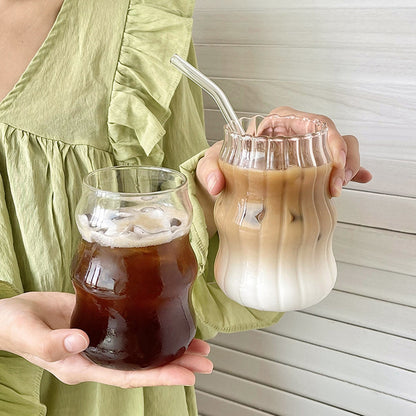 Tasse à café à rayures en verre