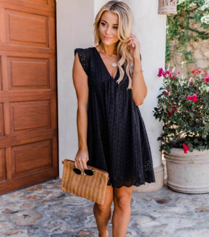 Sleeveless Lace Dress With Pocket