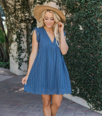 Sleeveless Lace Dress With Pocket